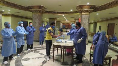 Photo of خروج ١٣ حالة من مستشفى عزل الطود بالأقصر بعد التعافي من فيروس كورونا