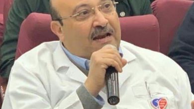 Photo of شريف عبد الهادى ينعى نائب عميد معهد القلب
