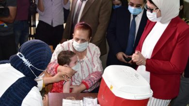 Photo of وزيرة الصحة تطلق المبادرة القومية للتطعيم ضد شلل الاطفال بعد نجاح مصر في الحصول على لقاح(سولك)