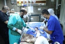 Photo of عبدالغفار يتابع الحالة الصحية للطفل «سليم» بعد نقله إلى مصر بطائرة طبية مجهزة