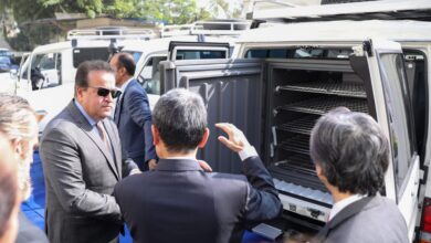 Photo of وزير الصحة يشهد استلام سيارات نقل اللقاحات المبردة المقدمة  اليابان