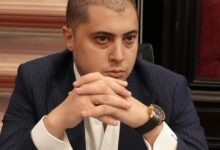 Photo of الدكتور خالد موافى يهنئ الدكتور مجاهد على تجديد الثقة مديراً للمكتب الفنى للتأمين الصحي