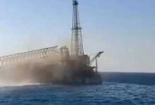 Photo of وزراء الصحة والبترول والعمل يتابعون حادث غرق بارجة بحرية بخليج السويس