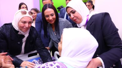 Photo of وزيرة التضامن  تفتتح تطوير ورفع كفاءة دور “أبي” و”أمي” بالباقيات الصالحات لرعاية كبار السن ومرضى ألزهايمر