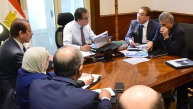 Photo of وزير الصحة يبحث تطورات مشروع مدينة اللقاحات